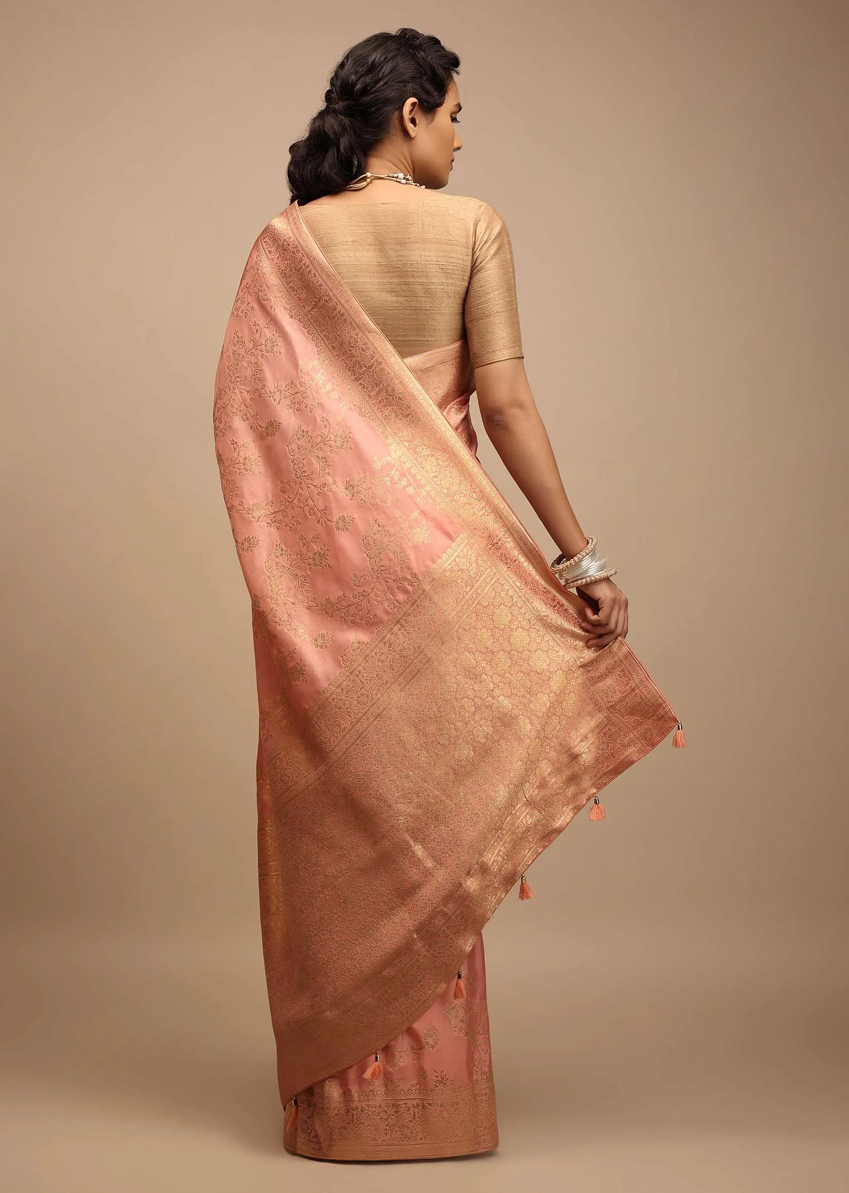 Peach Saree In Dola Silk With Woven Floral Jaal And Intricate Floral Pallu